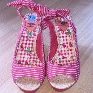 Rocket dog wedges size 7 1/2